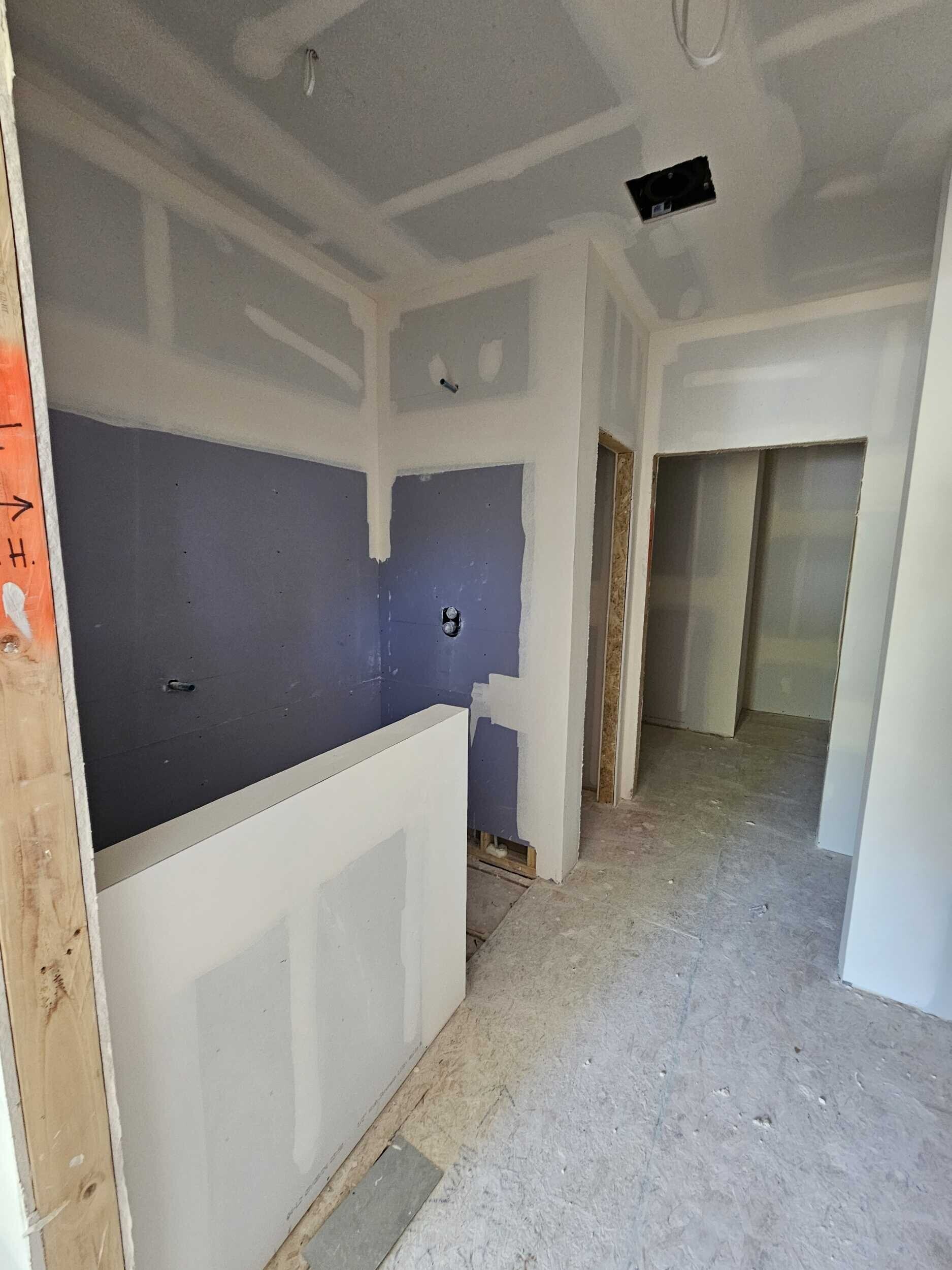 Monument Pines - Bathroom Before